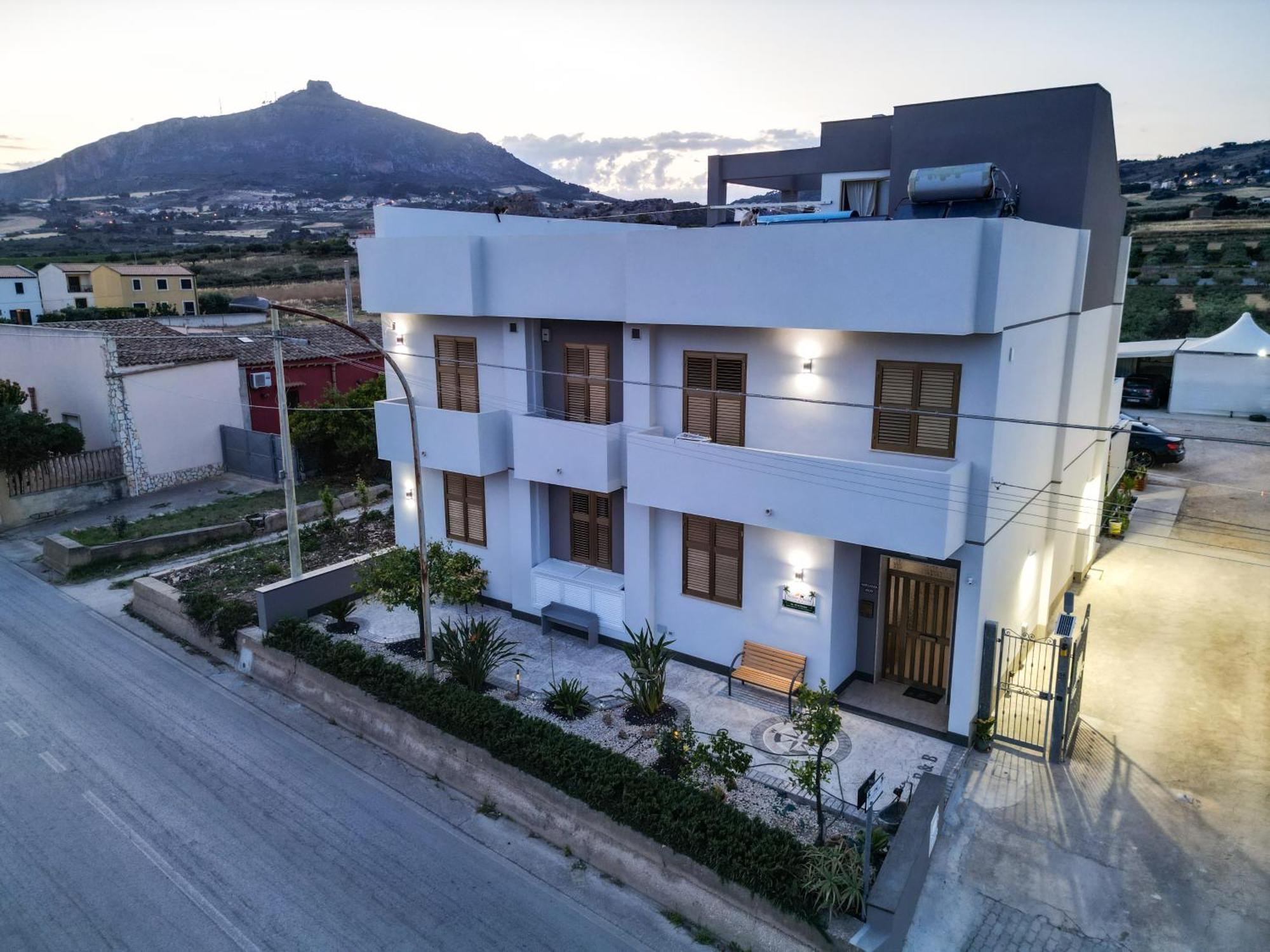 B&B Profumi Di Sicilia Валдериче Екстериор снимка
